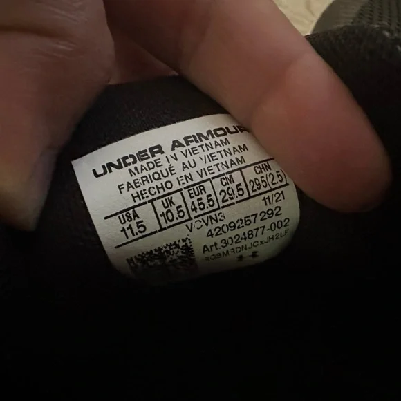 Men’s Under Armour Shoes - Picture 4 of 9